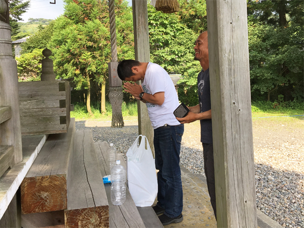 龍王神社に雨乞い